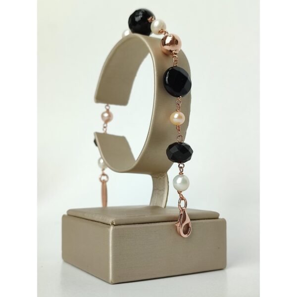 Bratara style din perle de cultura si agat negru Bratara style din perle de cultura si agat negru