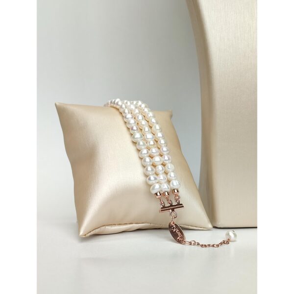 Set. charm cu trei siraguri de perle albe Set. charm cu trei siraguri de perle albe