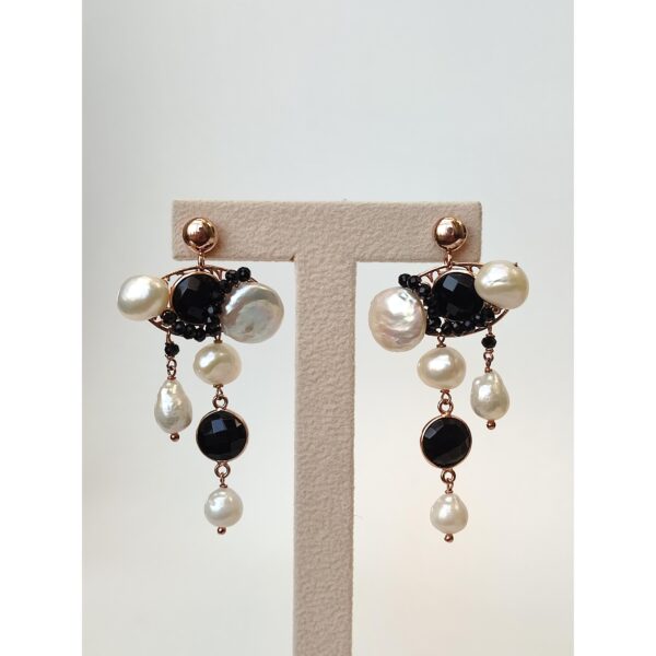 Cercei dynasty din agat negru si perle de cultura Cercei dynasty din agat negru si perle de cultura