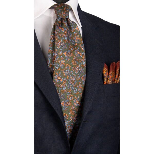 Cravatta-Vintage-in-Twill-di-Seta-Verde-Oliva-a-Fiori-Multicolor-CV330