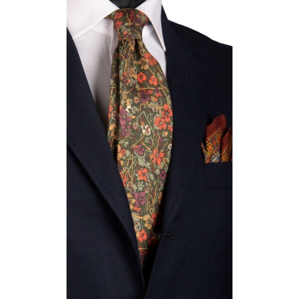 Cravatta-Vintage-in-Twill-di-Seta-Verde-a-Fiori-Multicolor-con-Animali-CV101