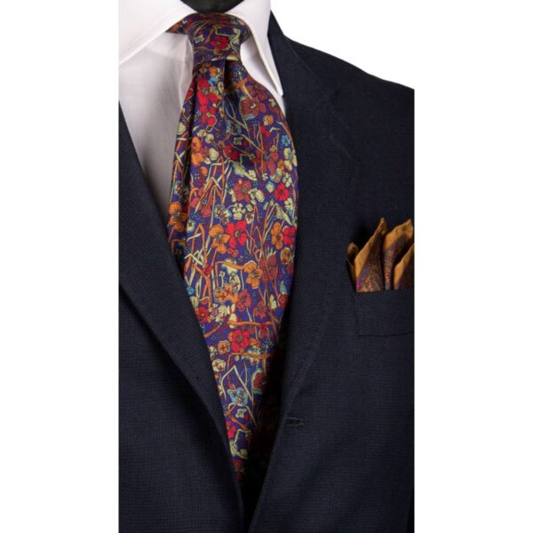 Cravatta-Vintage-in-Twill-di-Seta-Viola-a-Fiori-Multicolor-con-Animali-CV340