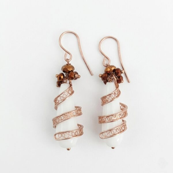 Cercei sharon din agat alb si spirale filigran