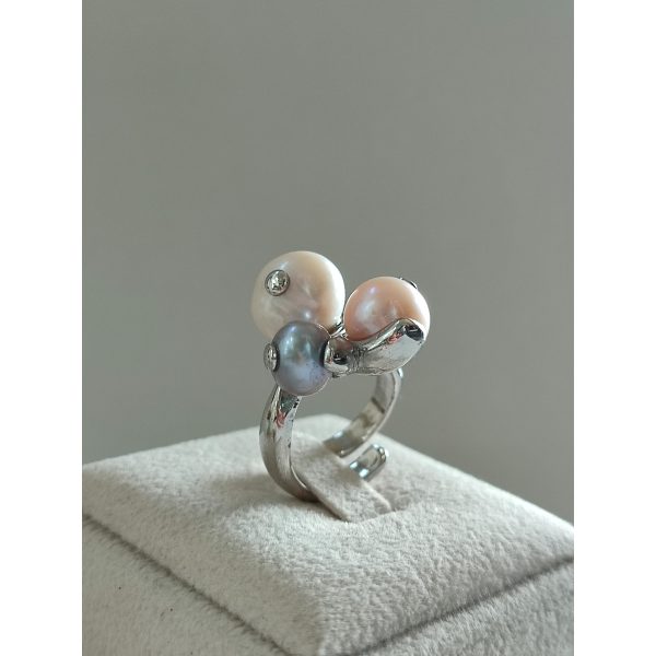 Inel trilogy din perle de cultura albe si gri 2 Inel trilogy din perle de cultura albe si gri 2