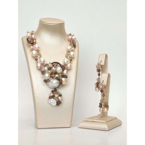 Set maria tereza de austria din perle si cuart Set maria tereza de austria din perle si cuart