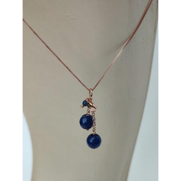 Colier cherry cu pandantiv din agat albastru safir Colier cherry cu pandantiv din agat albastru safir