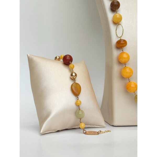 Colier vibrant din jad birmanez si agat galben 1 Colier vibrant din jad birmanez si agat galben 1