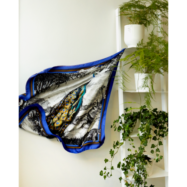 Batic-matase-naturala-Peacock-Feathers-albastru-2 Batic-matase-naturala-Peacock-Feathers-albastru-2