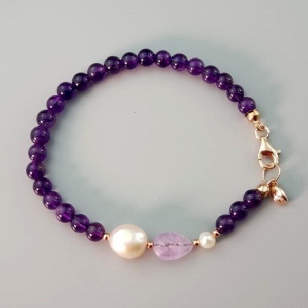 Bratara-Armonia-cu-ametist-si-perle-1 Bratara-Armonia-cu-ametist-si-perle-1