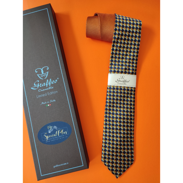 Cravata-matase-cu-nod-in-contrast-n2437 Cravata-matase-cu-nod-in-contrast-n2437