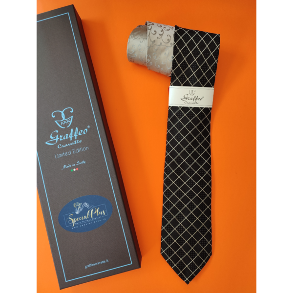 Cravata-matase-cu-nod-in-contrast-n2771 Cravata-matase-cu-nod-in-contrast-n2771