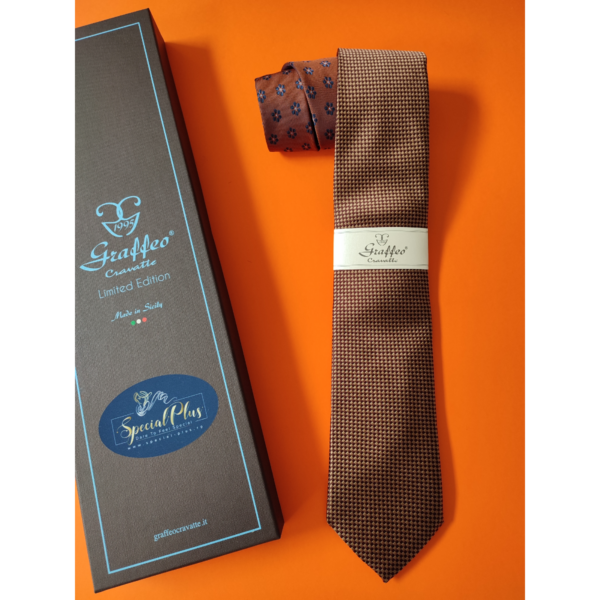 Cravata-matase-cu-nod-in-contrast-n2815 Cravata-matase-cu-nod-in-contrast-n2815