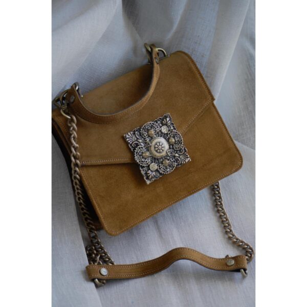 Dahlia-camel-1 Dahlia-camel-1