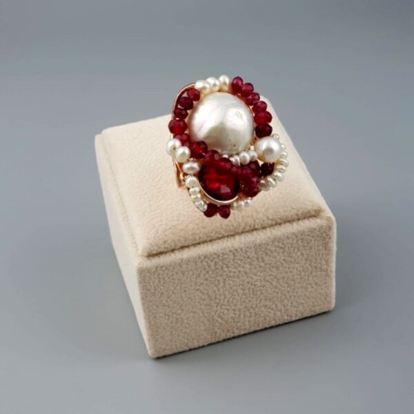 Inel-Glam-reglabil-din-Agat-rubiniu-si-perle-de-cultura-albe-1 Inel-Glam-reglabil-din-Agat-rubiniu-si-perle-de-cultura-albe-1