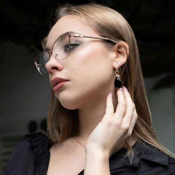 cercei-asimetrici-fantasy cercei-asimetrici-fantasy.