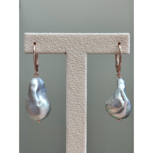 cercei-boeme-din-perle-baroc-gri-2 cercei-boeme-din-perle-baroc-gri-2