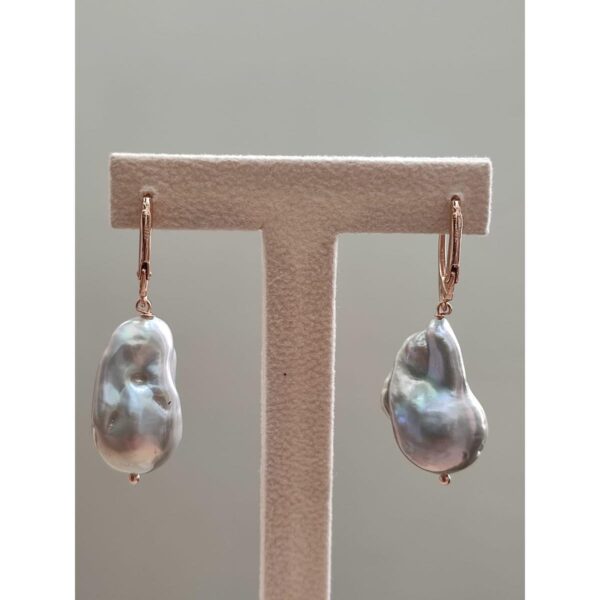 cercei-boeme-din-perle-baroc-gri cercei-boeme-din-perle-baroc-gri