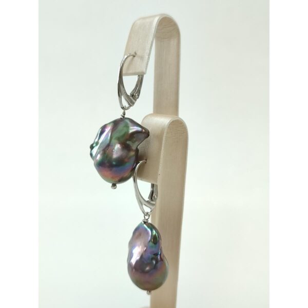 cercei-imposing-din-perle-baroc-negre cercei-imposing-din-perle-baroc-negre