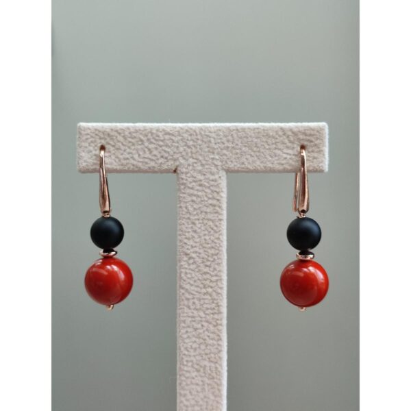 cercei-mara-din-agat-negru-satinat-si-coral-de-bambus-1 cercei-mara-din-agat-negru-satinat-si-coral-de-bambus-1