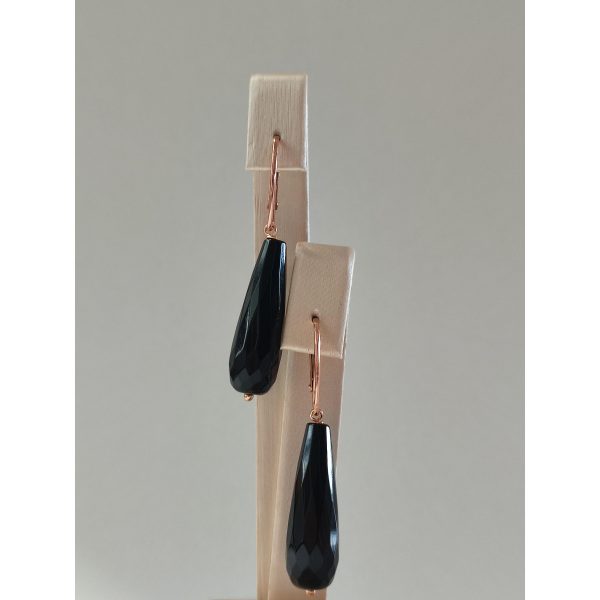 Cercei timeless din agat negru fatetat Cercei timeless din agat negru fatetat