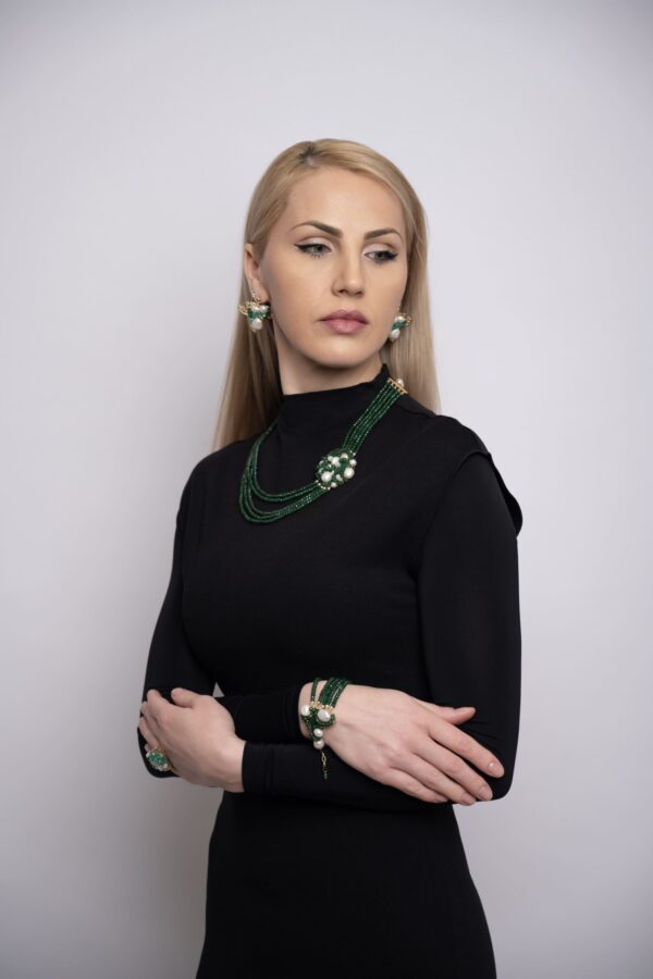 Colier-Epic-din-agat-verde-smarald-si-perle-scaled Colier-Epic-din-agat-verde-smarald-si-perle-scaled