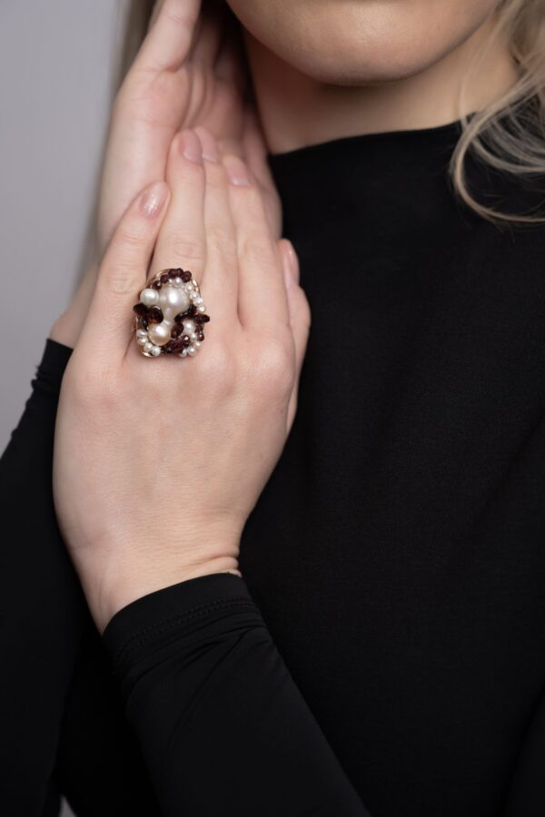 Inel-Glamour-din-granat-si-perla-baroc-1-scaled Inel-Glamour-din-granat-si-perla-baroc-1-scaled