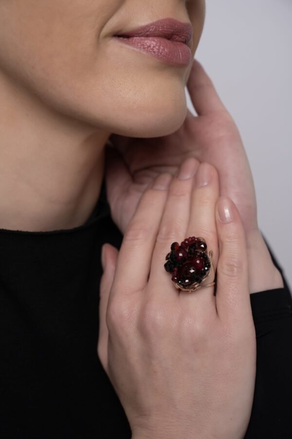 Inel-Unique-reglabil-din-agat-negru-si-rubiniu-scaled Inel-Unique-reglabil-din-agat-negru-si-rubiniu-scaled