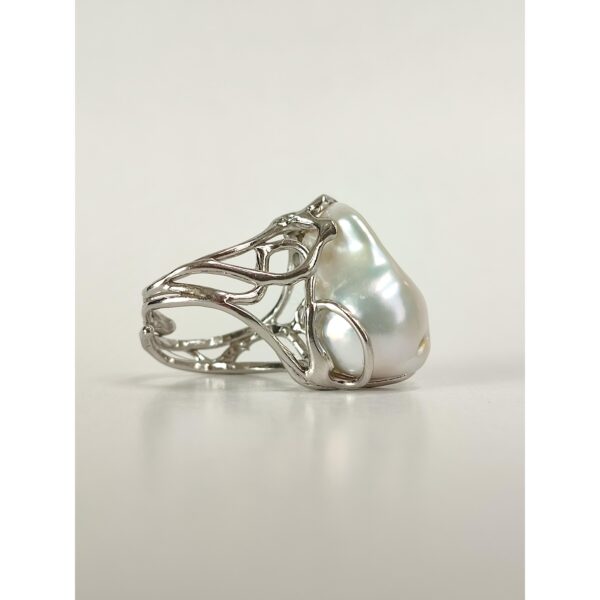 inel-boeme-cu-perla-baroc-alba-reglabil inel-boeme-cu-perla-baroc-alba-reglabil