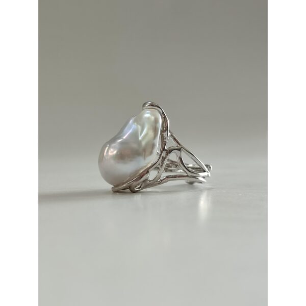 Inel boeme cu perla baroc alba reglabil 8 Inel boeme cu perla baroc alba reglabil 8