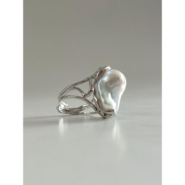 Inel boeme cu perla baroc alba reglabil 9 Inel boeme cu perla baroc alba reglabil 9