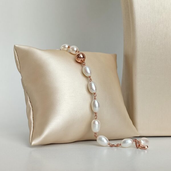 Bratara venus din perle albe 1 Bratara venus din perle albe 1
