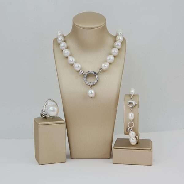 Set boeme din perle baroc albe 1 Set boeme din perle baroc albe 1