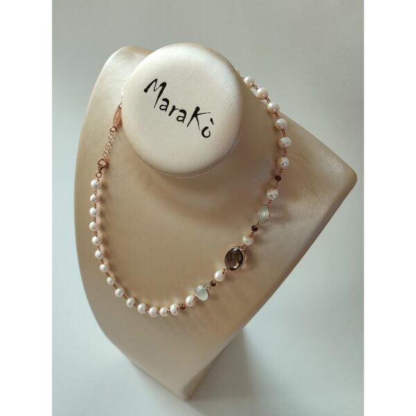 Colier jolie din perle cuart fumuriu si alb Colier jolie din perle cuart fumuriu si alb