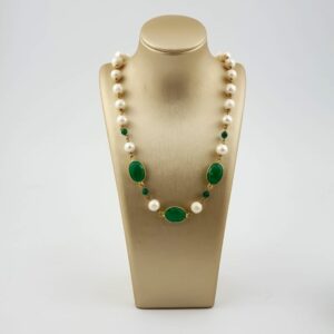 Colier jolie din perle si agat verde smarald
