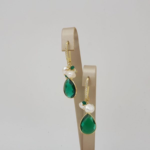 Cercei jolly din perle si cuart verde Cercei jolly din perle si cuart verde