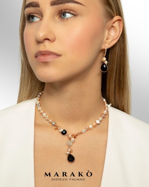 Choker jolly din perle si agat negru Choker jolly din perle si agat negru