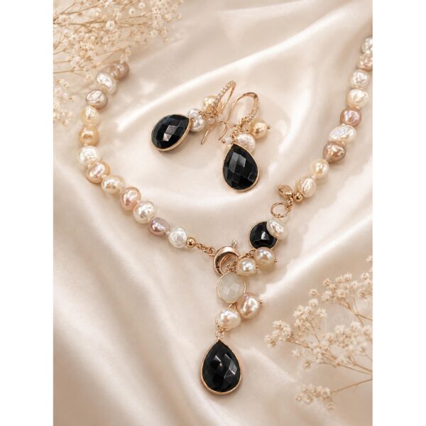 Set jolly din perle si agat negru Set jolly din perle si agat negru