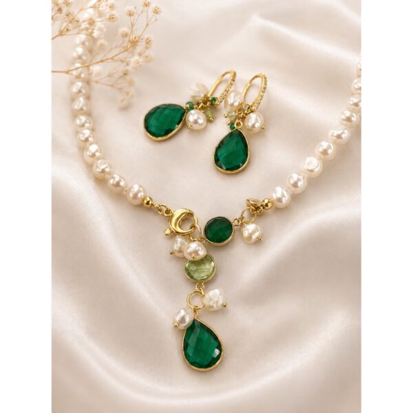Set jolly din perle si cuart verde Set jolly din perle si cuart verde