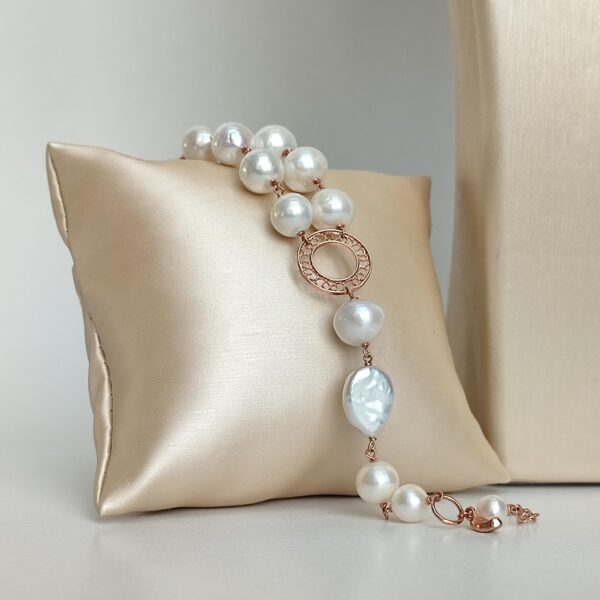 Bratara glow din perle de cultura albe Bratara glow din perle de cultura albe