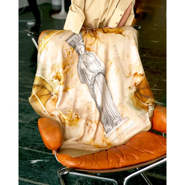 Batic caryatid bej Batic caryatid bej