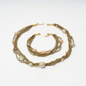 Set celeste din hematit auriu si perle