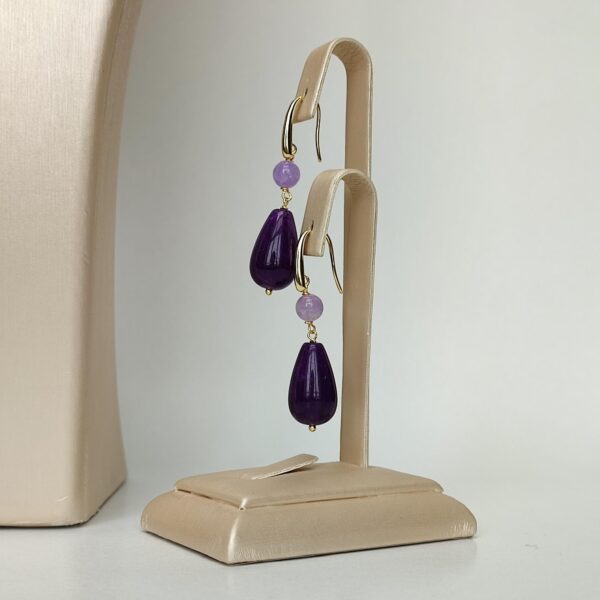 Cercei goccia din jad lavanda si violet Cercei goccia din jad lavanda si violet