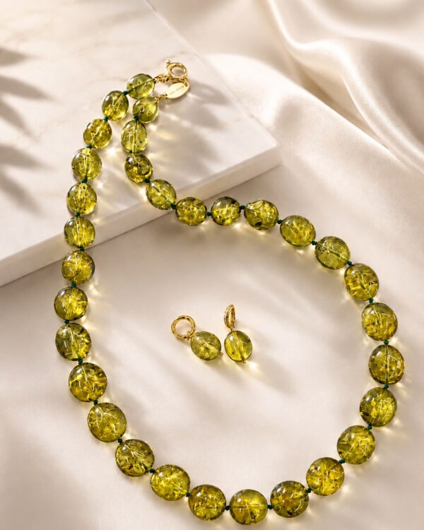 Colier amberia din chihlimbar verde 2 Colier amberia din chihlimbar verde 2