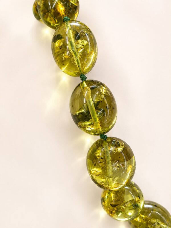 Colier amberia din chihlimbar verde Colier amberia din chihlimbar verde
